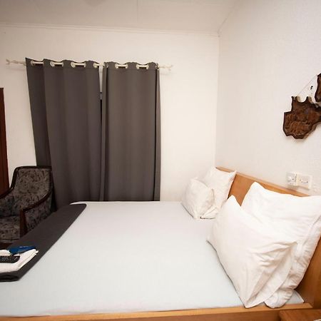 Marysin Guest House Аккра Экстерьер фото