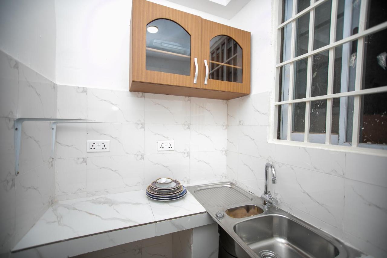 Marysin Guest House Аккра Экстерьер фото