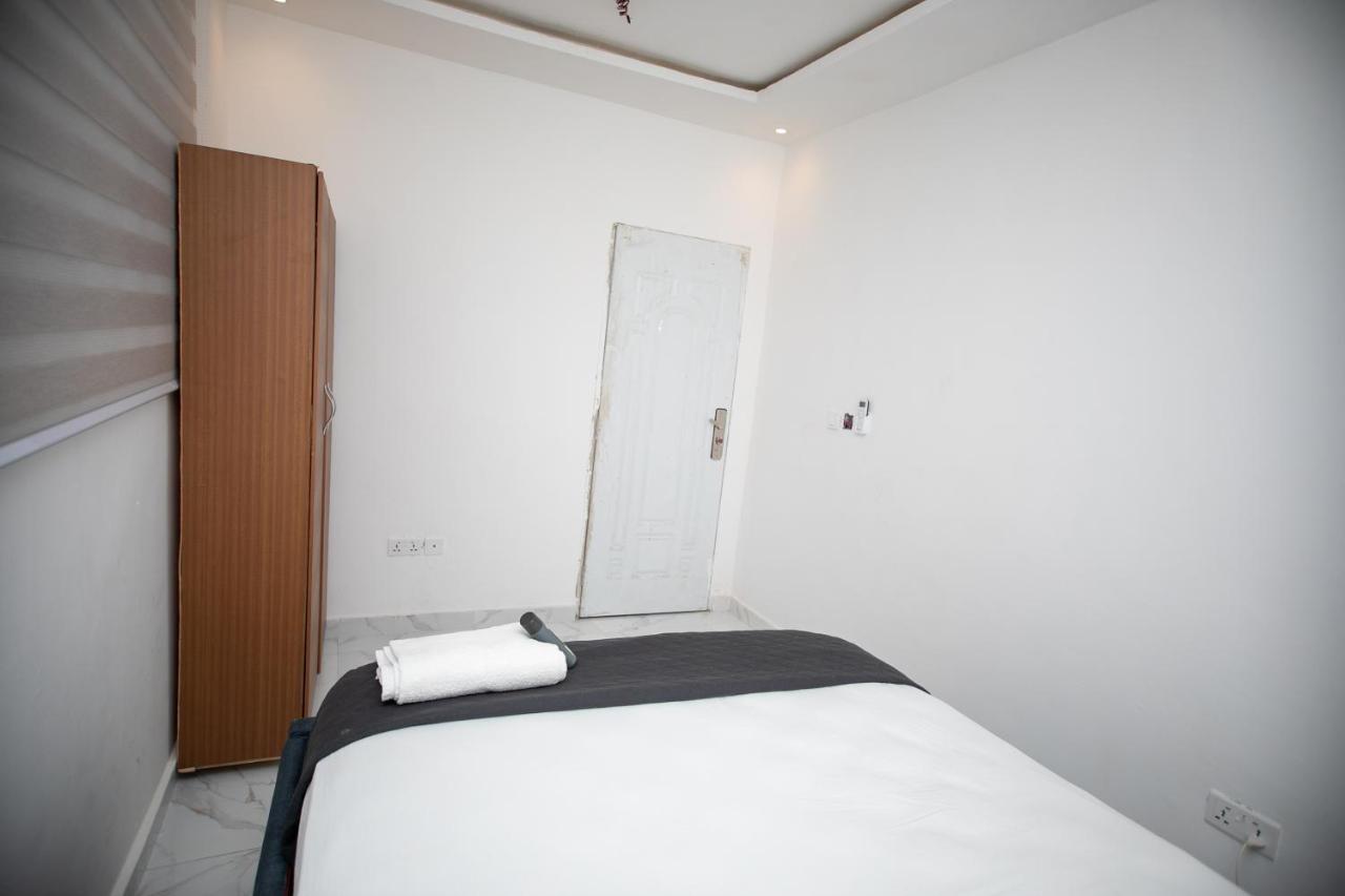 Marysin Guest House Аккра Экстерьер фото